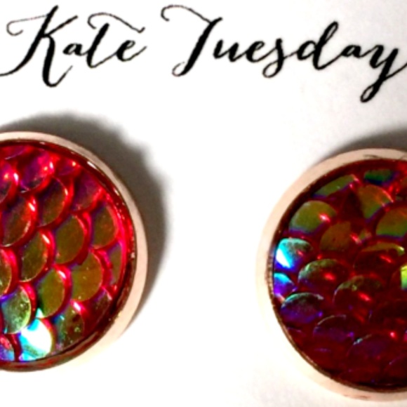 STAND OUT!! Unique Mermaid Scale Earrings! - Picture 2 of 2